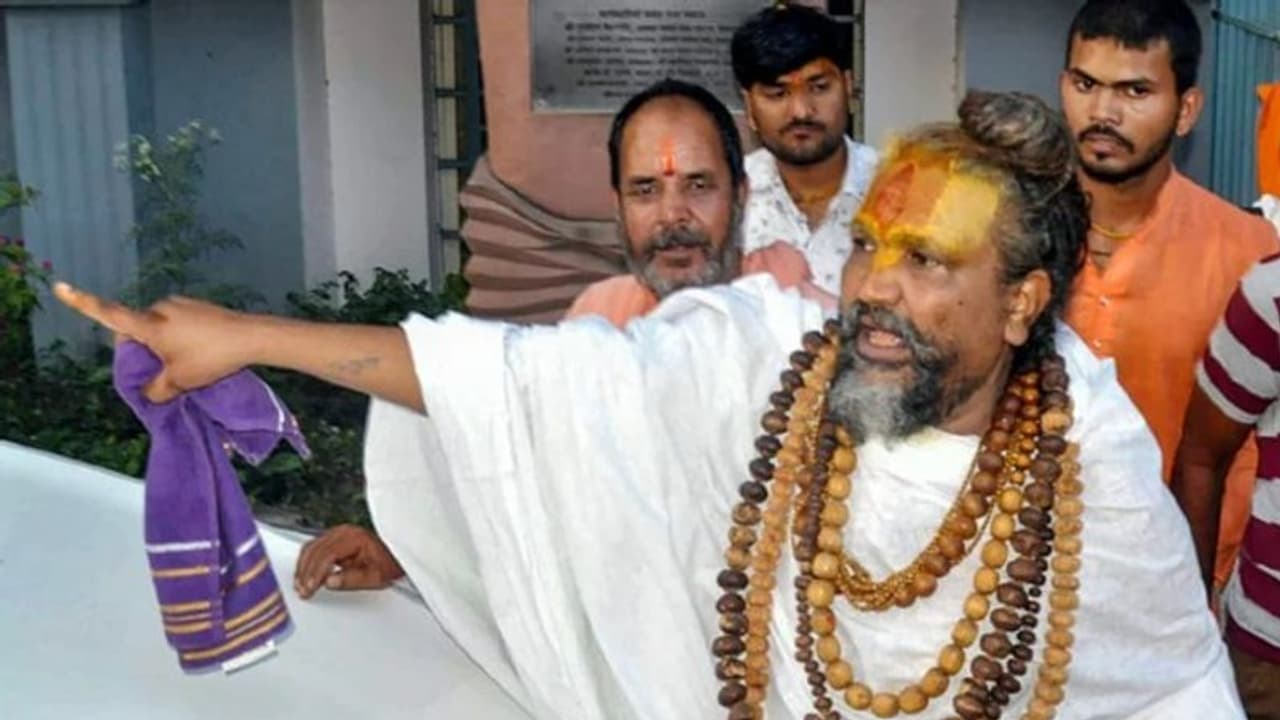 उपचुनाव के बाद एक्शन में शिवराज सरकार: कम्प्यूटर बाबा को भेजा जेल, आश्रम को बुलडोजर से गिराया उपचुनाव के बाद एक्शन में शिवराज सरकार: कम्प्यूटर बाबा को भेजा जेल, आश्रम को बुलडोजर से गिराया