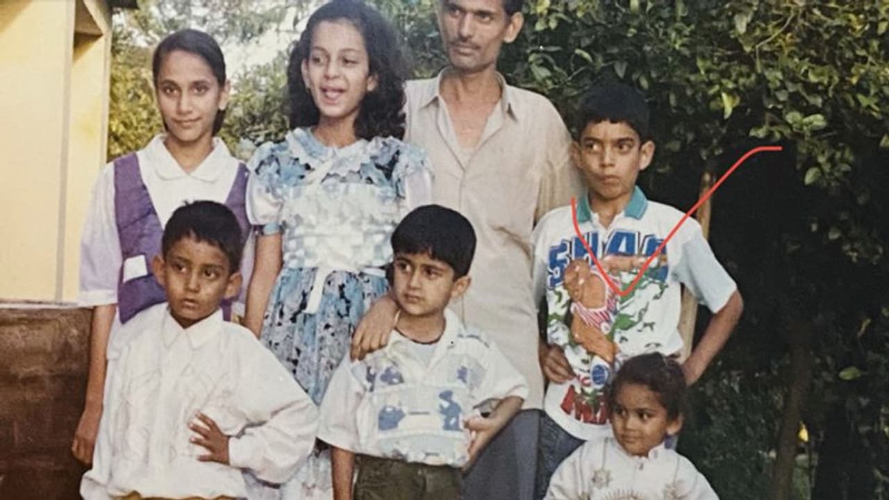 दो दिन बाद कंगना के भाई के सिर पर सजेगा सेहरा, फोटो शेयर कर बताया बचपन की शैतानियों का किस्सा दो दिन बाद कंगना के भाई के सिर पर सजेगा सेहरा, फोटो शेयर कर बताया बचपन की शैतानियों का किस्सा