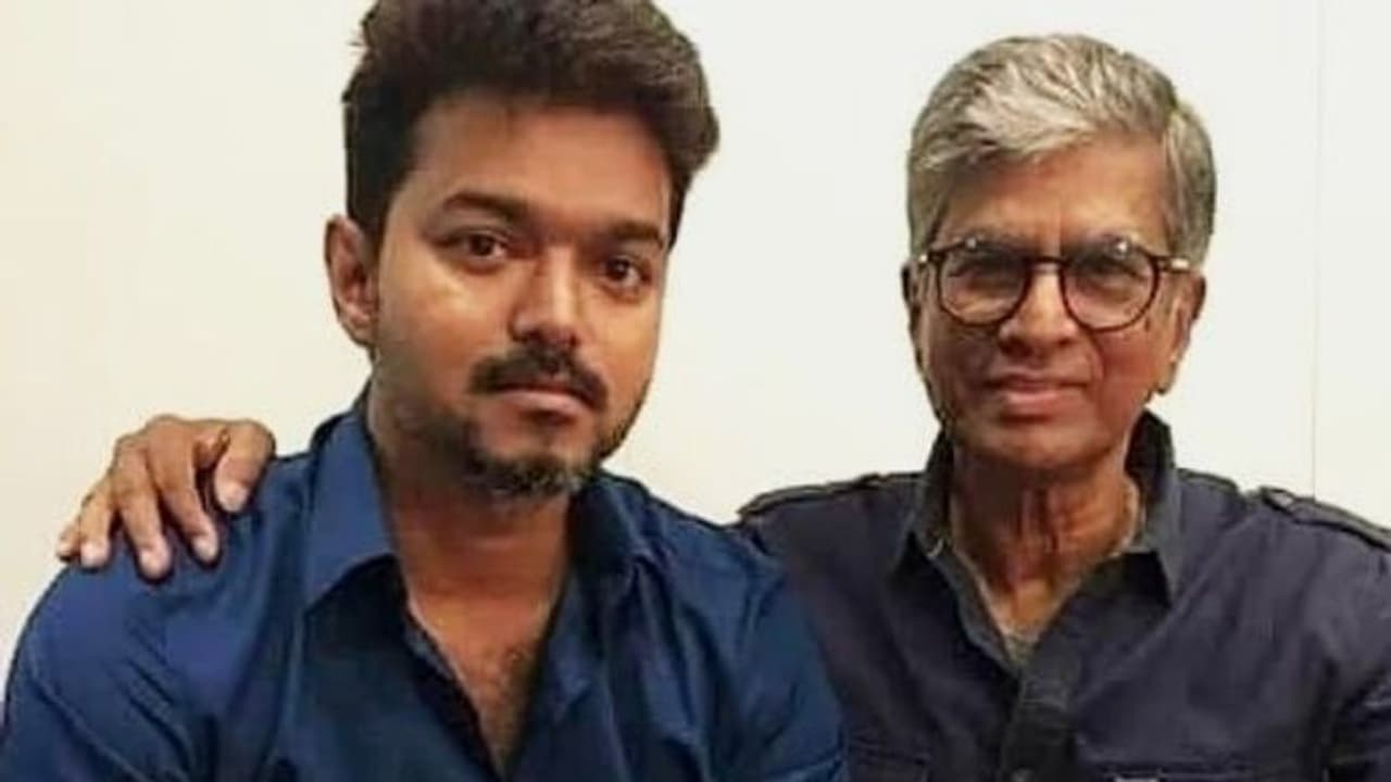 விஜய்க்கு ’ஹெட்வெயிட்’ ஏறி விட்டது... கதறும் அப்பா எஸ்.ஏ.சந்திரசேகர்..! விஜய்க்கு ’ஹெட்வெயிட்’ ஏறி விட்டது... கதறும் அப்பா எஸ்.ஏ.சந்திரசேகர்..!