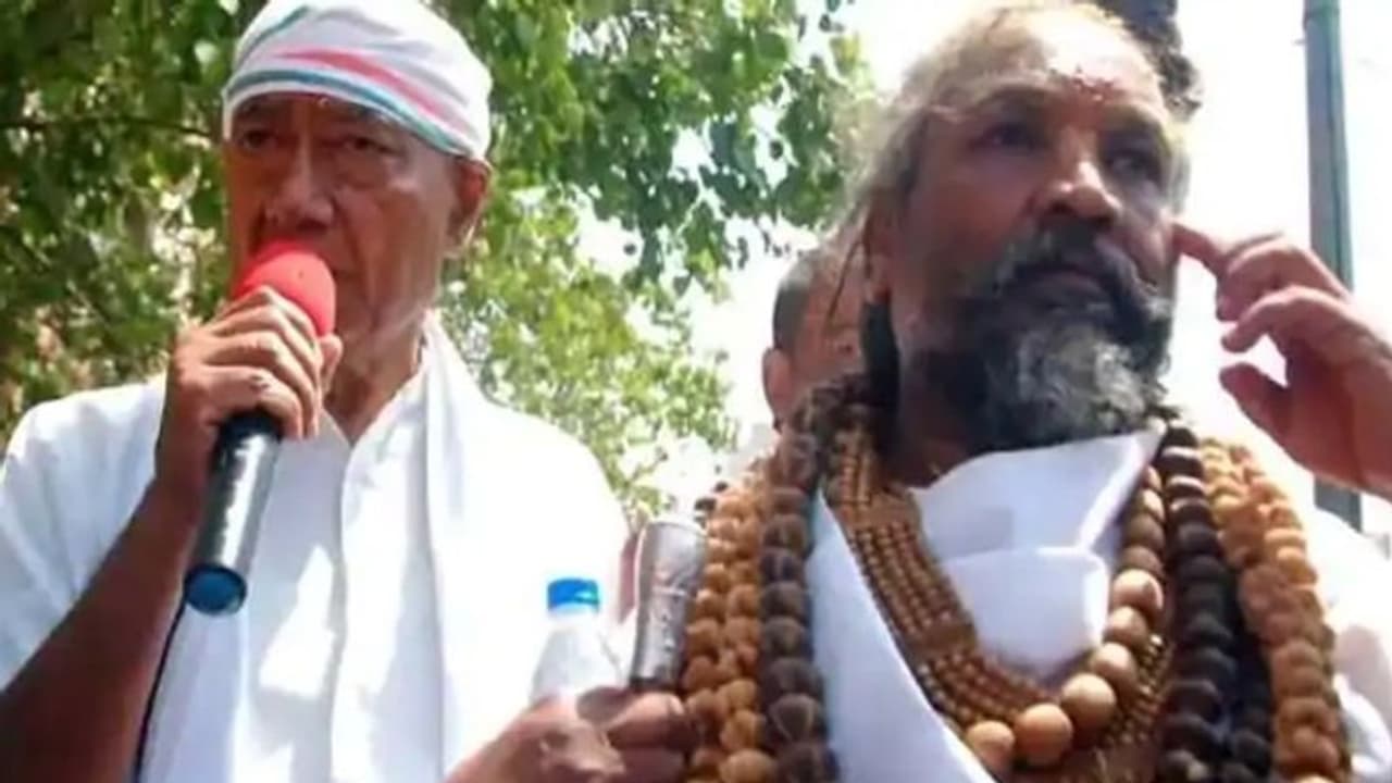 कम्प्यूटर बाबा से मिलने के लिए सेंट्रल जेल जाएंगे दिग्विजय सिंह, कहा यह बहुत ही शर्मनाक है कम्प्यूटर बाबा से मिलने के लिए सेंट्रल जेल जाएंगे दिग्विजय सिंह, कहा यह बहुत ही शर्मनाक है