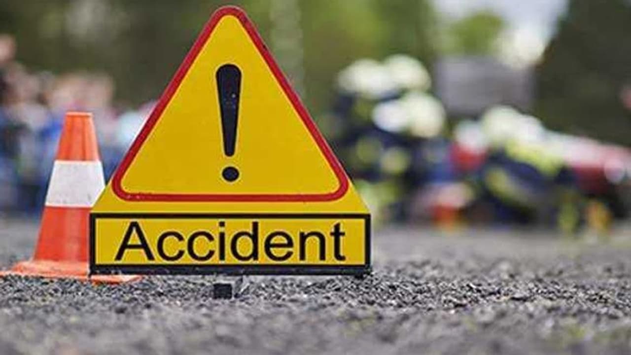 ಕರ್ನಾಟಕದ ಮಾಜಿ ಮುಖ್ಯಮಂತ್ರಿ ಪುತ್ರನ ಕಾರು ಅಪಘಾತ...! ಕರ್ನಾಟಕದ ಮಾಜಿ ಮುಖ್ಯಮಂತ್ರಿ ಪುತ್ರನ ಕಾರು ಅಪಘಾತ...!