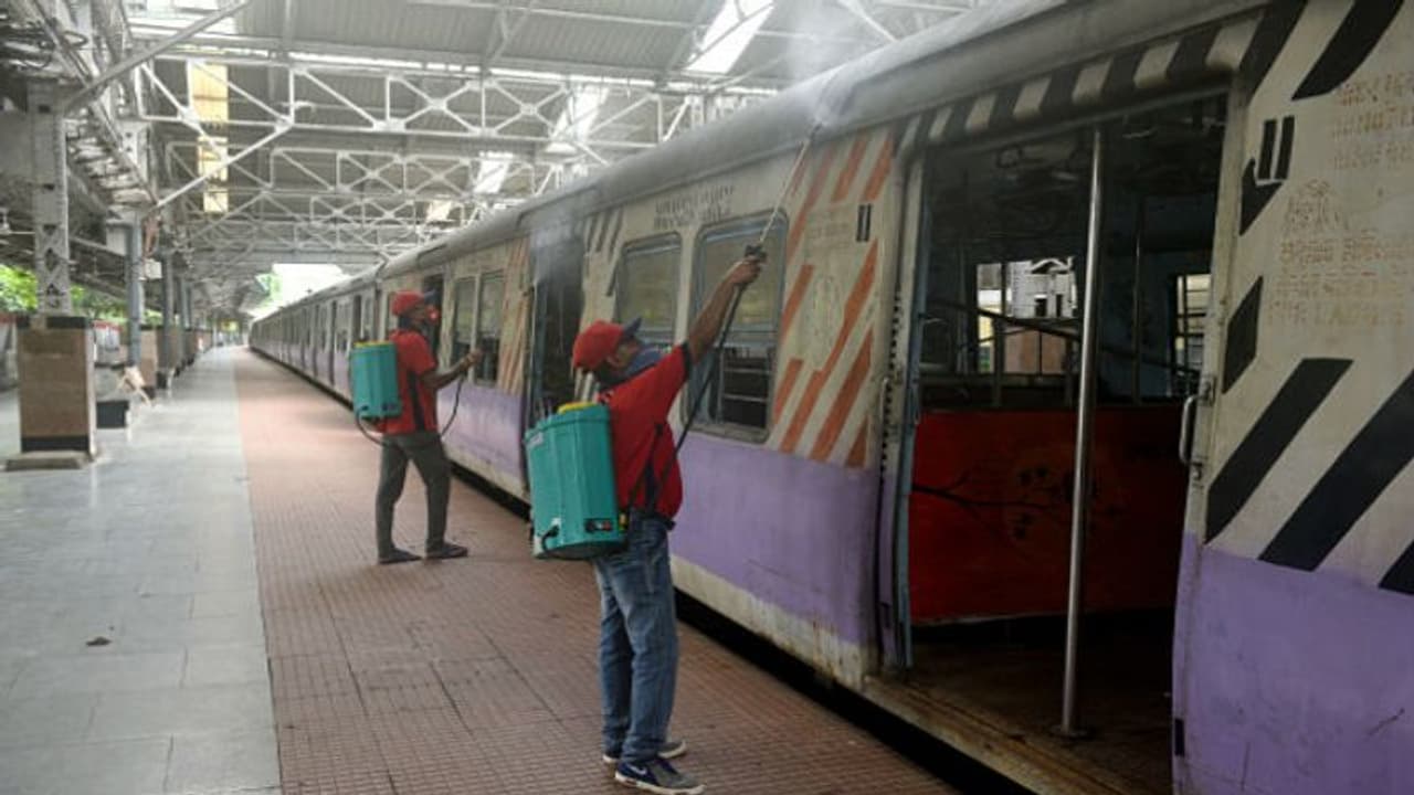 কবে থেকে চলবে লোকাল ট্রেন, রাজ্যকে চিঠি দিল পূর্ব রেল