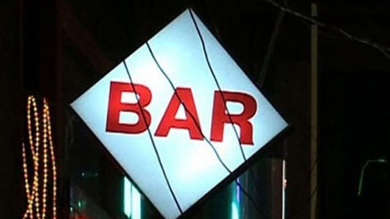 ലാഭവിഹിതം കുറച്ചതിൽ പ്രതിഷേധം; സംസ്ഥാനത്തെ ബാറുകൾ ഇന്ന് മുതല്‍ അടച്ചിടും