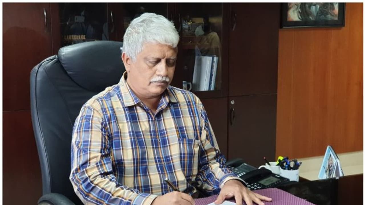 ശ്രീചിത്ര ഇൻസ്റ്റിറ്റ്യൂട്ടിന് പുതിയ ഡയറക്ടര്; പ്രൊഫ.ഡോ. കെ ജയകുമാര് ചുമതലയേറ്റു ശ്രീചിത്ര ഇൻസ്റ്റിറ്റ്യൂട്ടിന് പുതിയ ഡയറക്ടര്; പ്രൊഫ.ഡോ. കെ ജയകുമാര് ചുമതലയേറ്റു