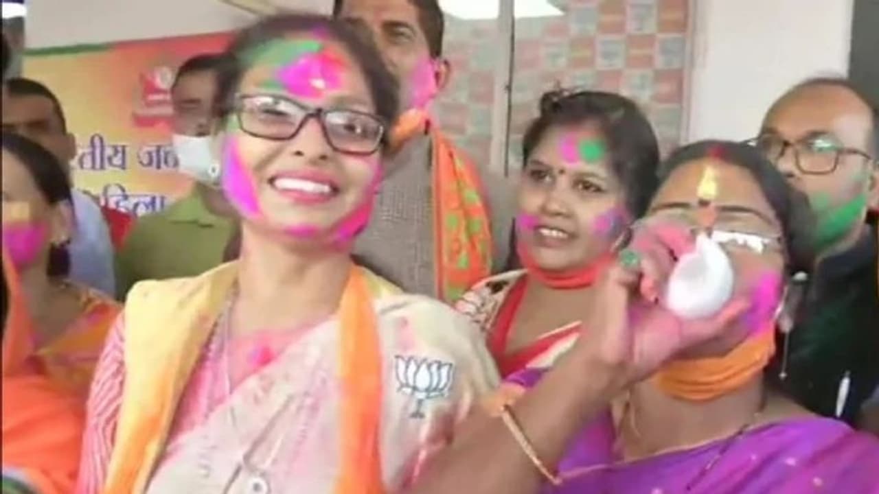 बिहार चुनाव का पहला नतीजाः दरभंगा सीट से बीजेपी के संजय सरावगी की 10 हजार वोट से बंपर जीत