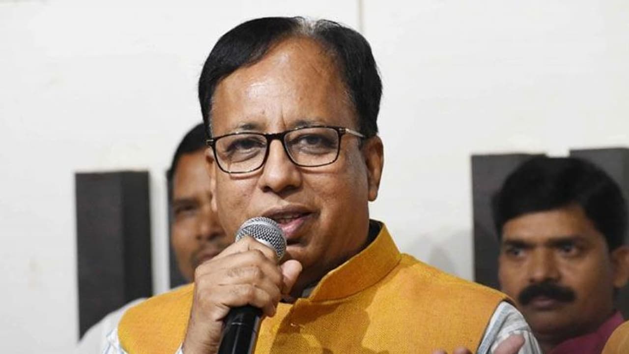 ವಿದೇಶಿ ಮಹಿಳೆಗೆ ಜನಿಸಿದ ವ್ಯಕ್ತಿ ದೇಶಭಕ್ತನಾಗಲು ಸಾಧ್ಯವಿಲ್ಲ: ಗಾಂಧಿ ಕುಟುಂಬದ ವಿರುದ್ಧ ಬಿಜೆಪಿ ಸಂಸದ ವೈಯಕ್ತಿಕ ಟೀಕೆ