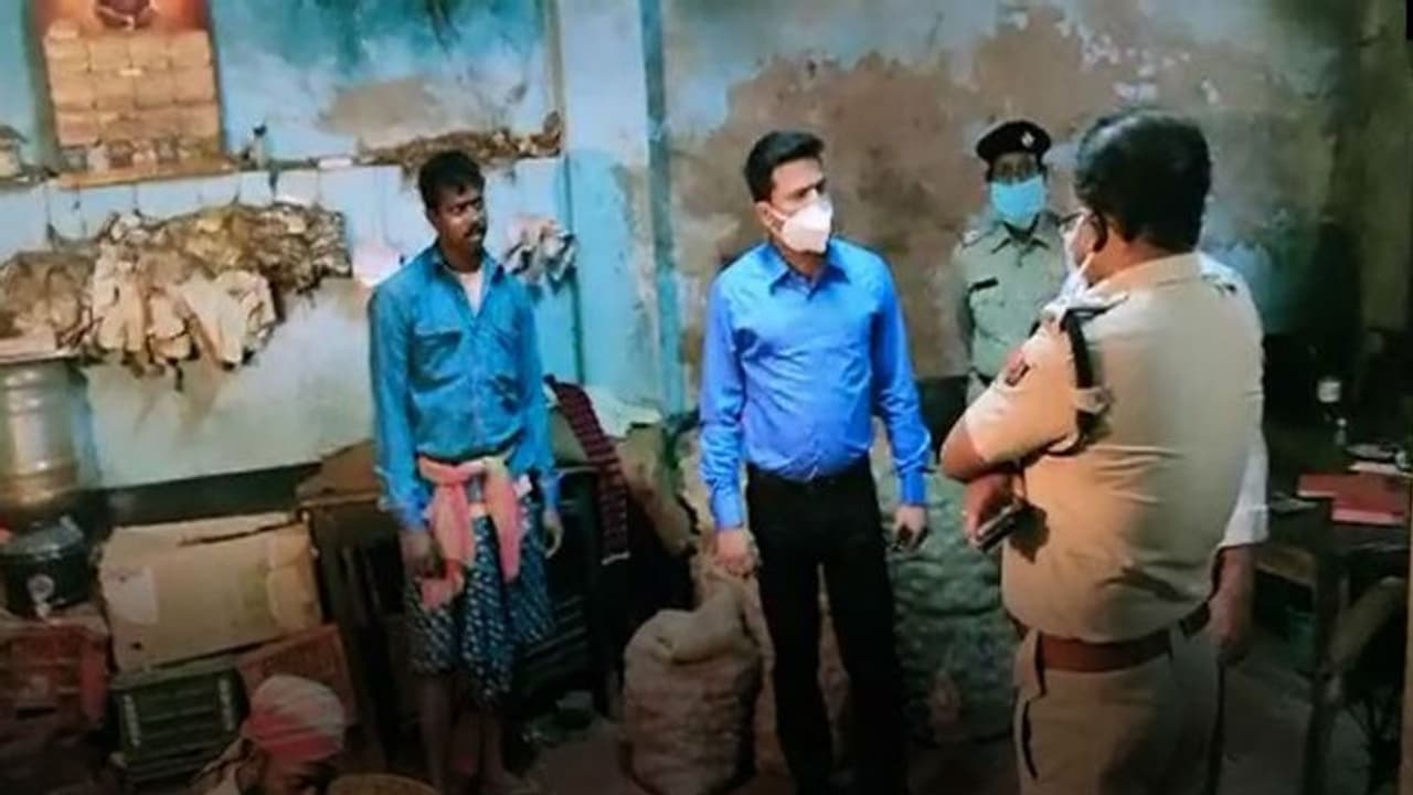 অগ্নিমূল্য নিত্য প্রয়োজনীয় জিনিসের দাম, মূল্যবৃদ্ধি নিয়ন্ত্রণে নজরদারি প্রশাসনের অগ্নিমূল্য নিত্য প্রয়োজনীয় জিনিসের দাম, মূল্যবৃদ্ধি নিয়ন্ত্রণে নজরদারি প্রশাসনের