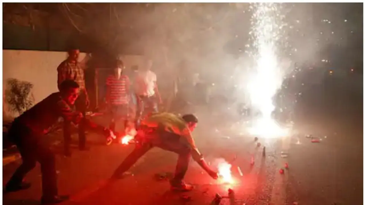 'Let people breathe clean air': Supreme Court rejects urgent hearing on Delhi firecracker ban