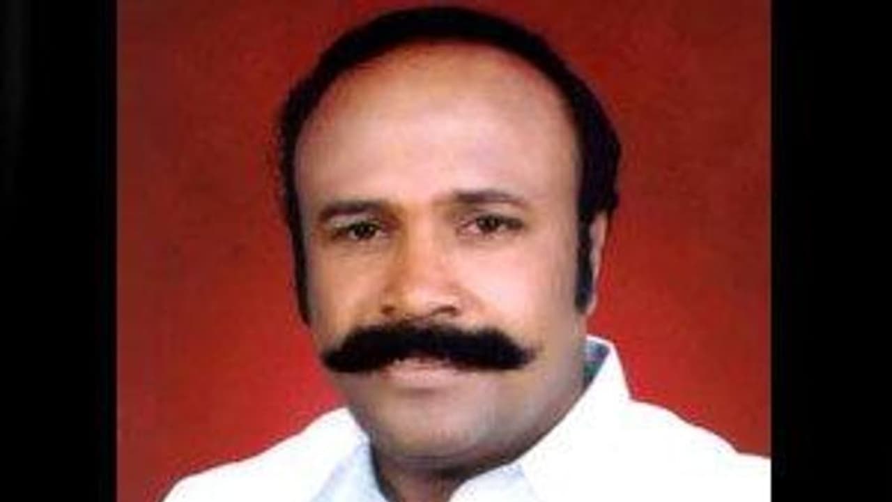 கடன் பெற்ற மக்களிடம் கனிவாக நடந்து கொள்ள வேண்டும்.. வங்கி அதிகாரிகளுக்க அமைச்சர் அறிவுரை..