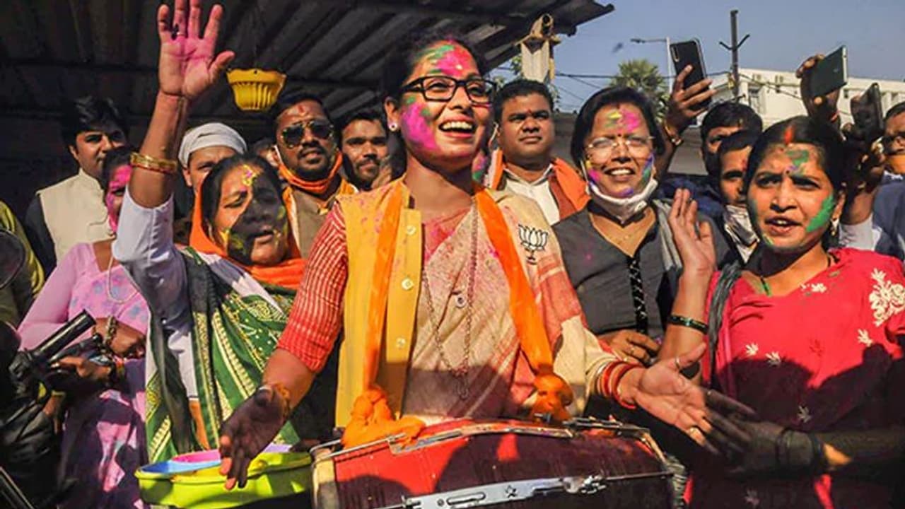 क्यों कहा जा रहा है कि बिहार में महिलाओं ने नीतीश कुमार और NDA को जिता दिया?