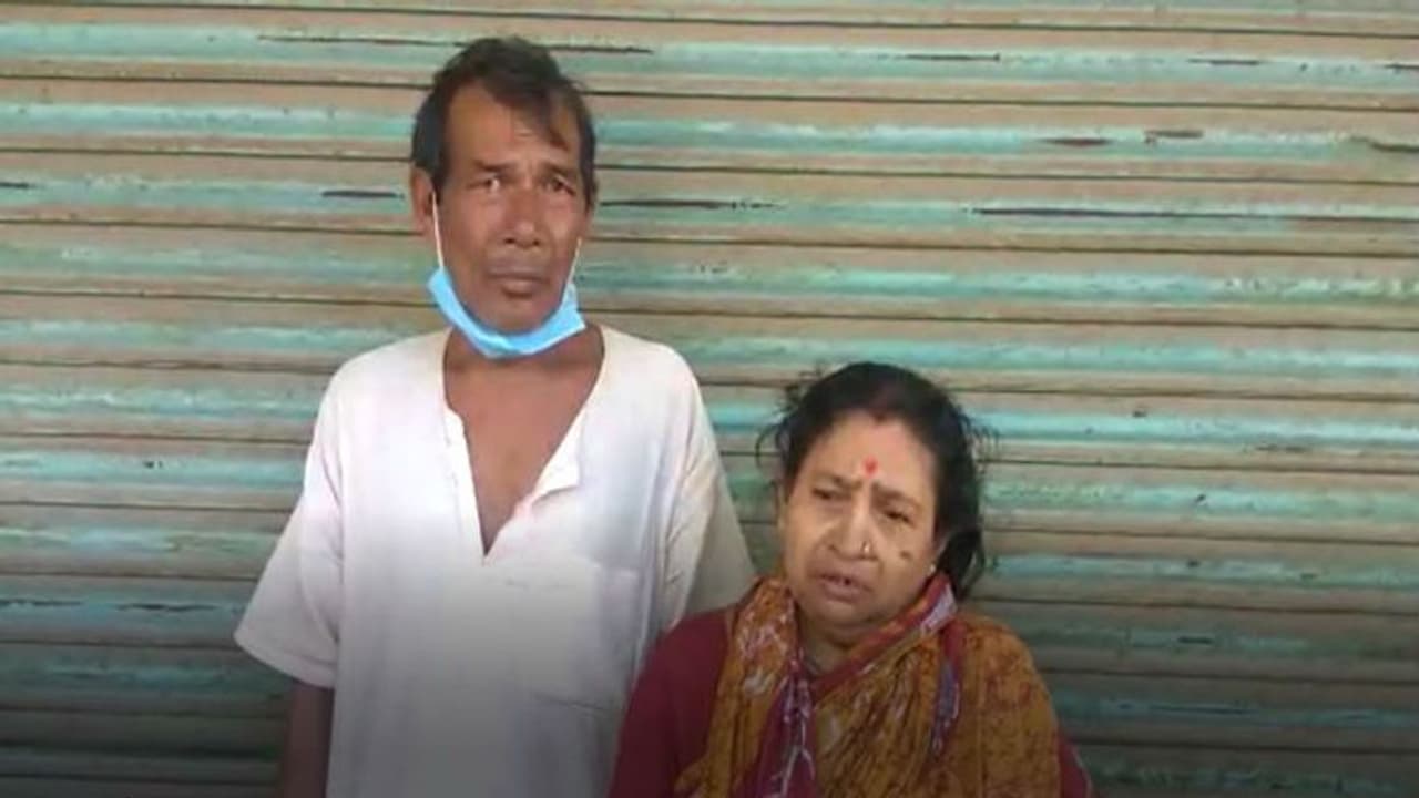 ছেলে বউমার কুকীর্তি, সম্পত্তির লোভে বাবা মায়ের উপর অত্য়াচার, না থাইয়ে রাখার অভিযোগ