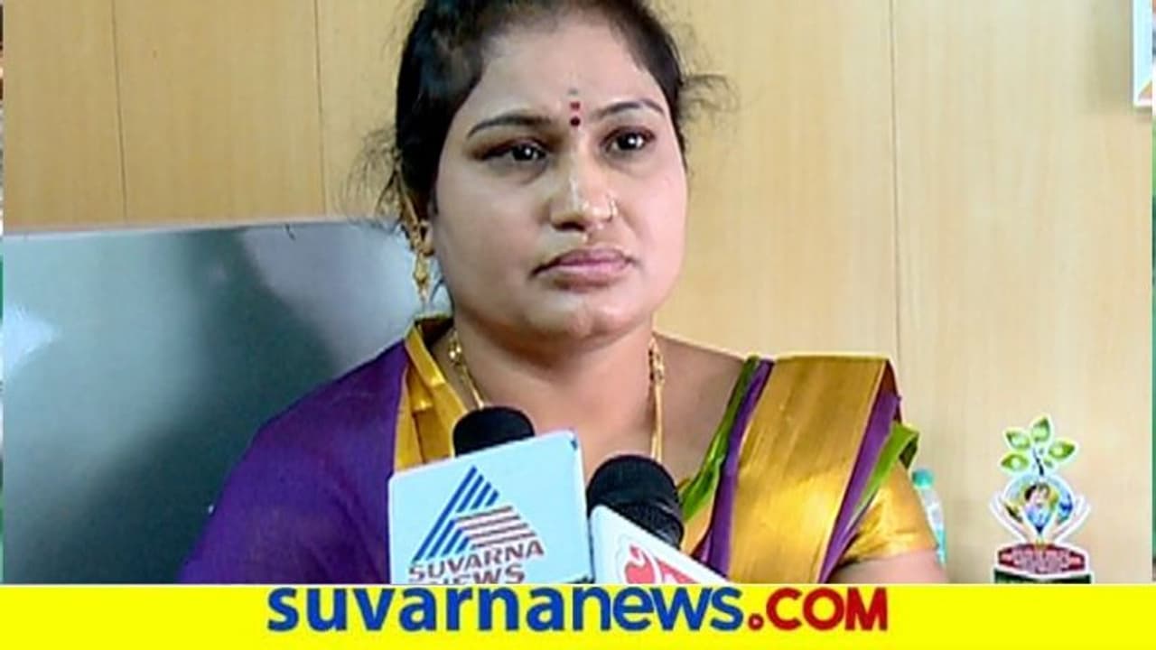 ಕೊಲೆಯಾದ ಬಿಜೆಪಿಗ ಯೋಗೇಶ್ ಪತ್ನಿ ಕೈ ಸೇರ್ಪಡೆ : ಮೂಲ ಕಾರಣ ಏನು..? ಕೊಲೆಯಾದ ಬಿಜೆಪಿಗ ಯೋಗೇಶ್ ಪತ್ನಿ ಕೈ ಸೇರ್ಪಡೆ : ಮೂಲ ಕಾರಣ ಏನು..?