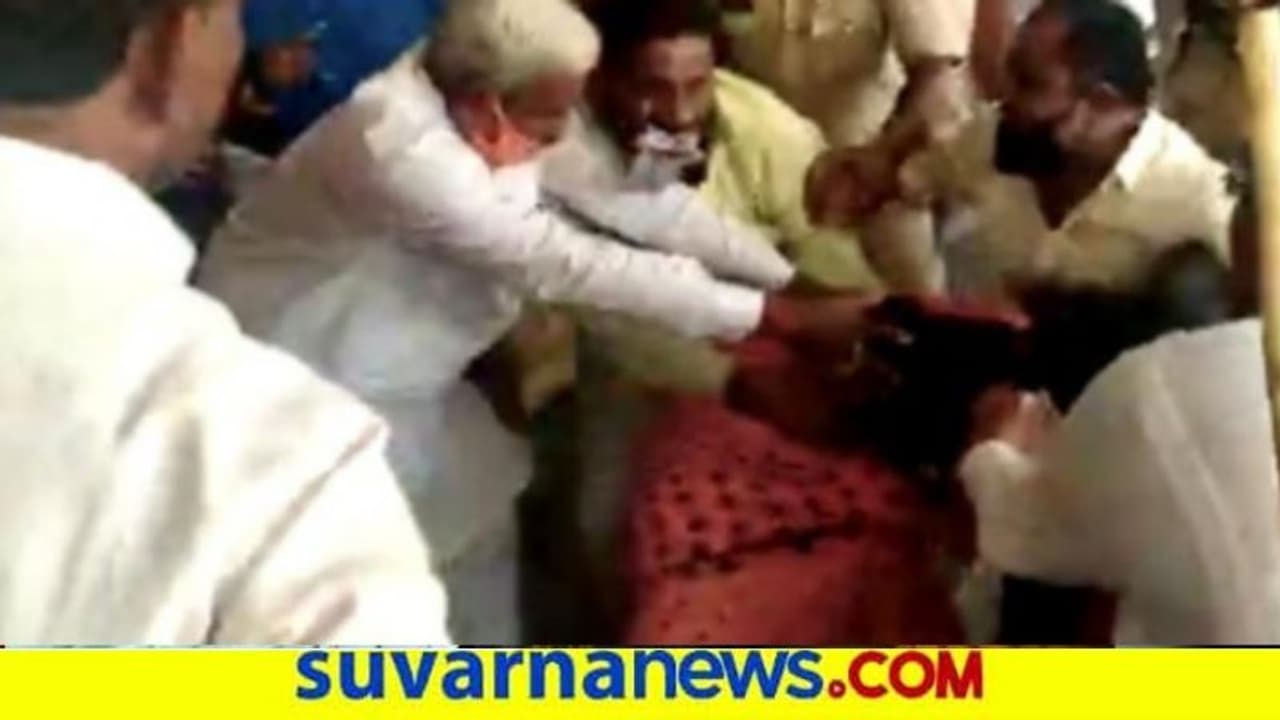 ಮಹಿಳಾ ದೌರ್ಜನ್ಯ : ಬಿಜೆಪಿ ಶಾಸಕರೋರ್ವರ ರಾಜೀನಾಮೆಗೆ ಒತ್ತಡ ಮಹಿಳಾ ದೌರ್ಜನ್ಯ : ಬಿಜೆಪಿ ಶಾಸಕರೋರ್ವರ ರಾಜೀನಾಮೆಗೆ ಒತ್ತಡ