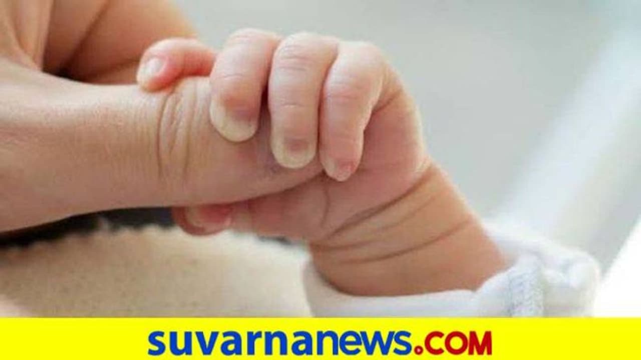 ಸರ್ಕಾರಿ ಆಸ್ಪತ್ರೆಯಲ್ಲಿ ವೈದ್ಯರೂ ಇಲ್ಲ, ಕರೆಂಟೂ ಇಲ್ಲ: ಮೊಬೈಲ್ ಟಾರ್ಚ್ನಲ್ಲೇ ನಡೆಯಿತು ಹೆರಿಗೆ...! ಸರ್ಕಾರಿ ಆಸ್ಪತ್ರೆಯಲ್ಲಿ ವೈದ್ಯರೂ ಇಲ್ಲ, ಕರೆಂಟೂ ಇಲ್ಲ: ಮೊಬೈಲ್ ಟಾರ್ಚ್ನಲ್ಲೇ ನಡೆಯಿತು ಹೆರಿಗೆ...!