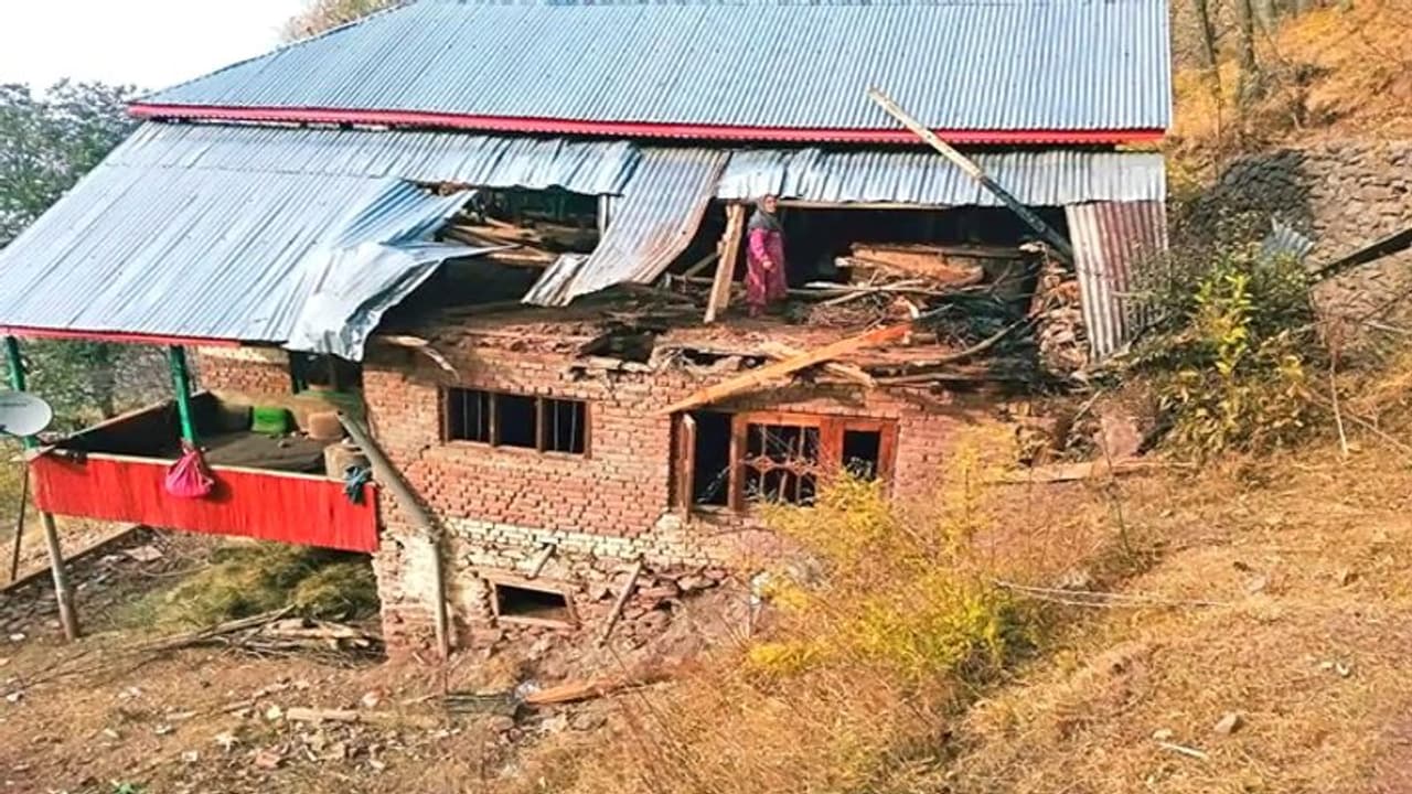 উপত্যকায় সংঘর্ষ বিরতি লঙ্ঘনের কড়া নিন্দা, ভারত ডেকে পাঠাল পাকিস্তানের কূটনীতিবিদকে উপত্যকায় সংঘর্ষ বিরতি লঙ্ঘনের কড়া নিন্দা, ভারত ডেকে পাঠাল পাকিস্তানের কূটনীতিবিদকে