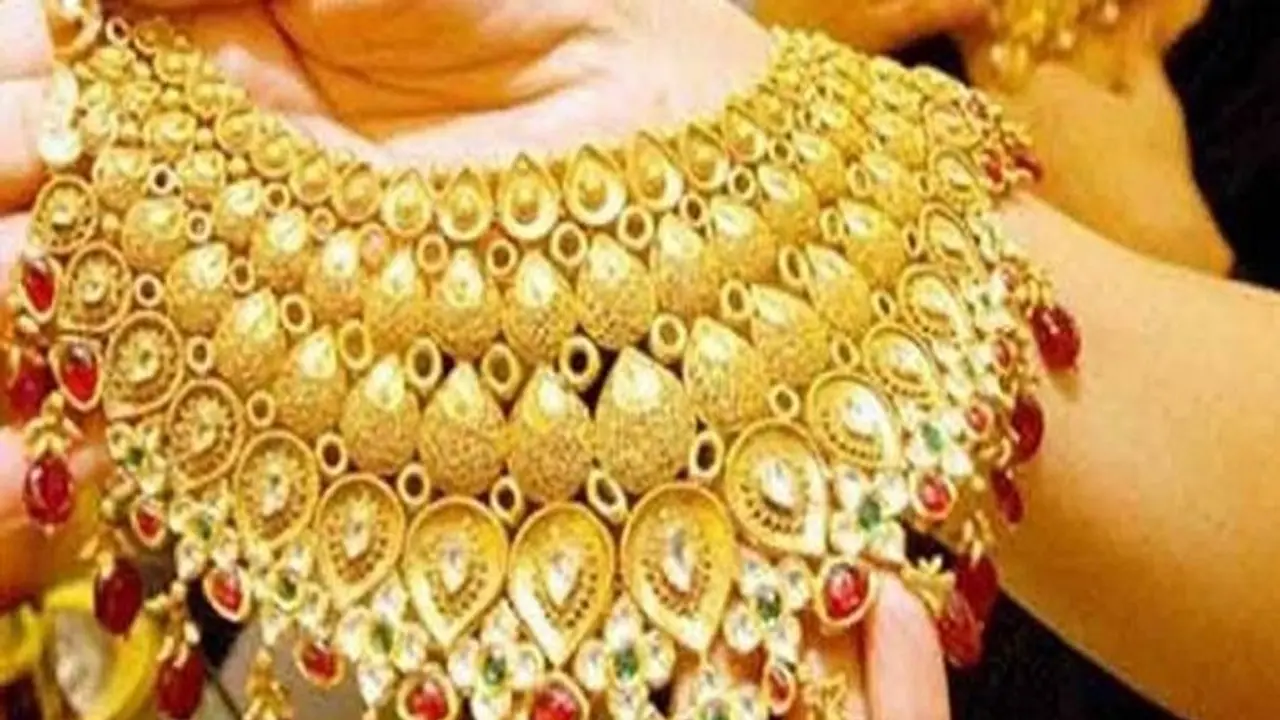 Gold Price Today ক্রিসমাসে যৎ সামান্য পতন সোনার দামে,কিন্তু স্বস্তি পেল না সাধারণ ক্রেতা
