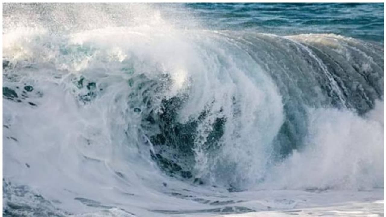 യുഎഇയില് ശക്തമായ കാറ്റിനും മഴയ്ക്കും സാധ്യത; ജാഗ്രതാ മുന്നറിയിപ്പ് നല്കി അധികൃതര് യുഎഇയില് ശക്തമായ കാറ്റിനും മഴയ്ക്കും സാധ്യത; ജാഗ്രതാ മുന്നറിയിപ്പ് നല്കി അധികൃതര്