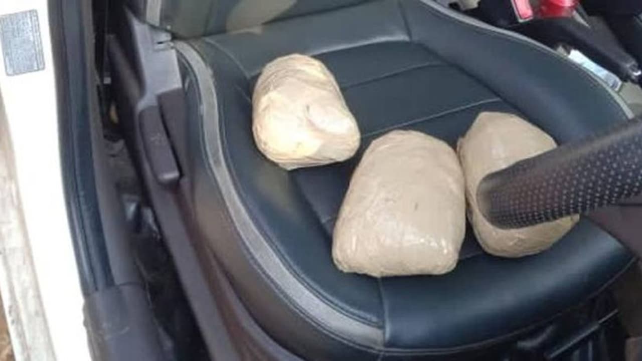 Bengaluru: 3 from Kerala arrested, hash oil worth Rs 25 lakh seized Bengaluru: 3 from Kerala arrested, hash oil worth Rs 25 lakh seized