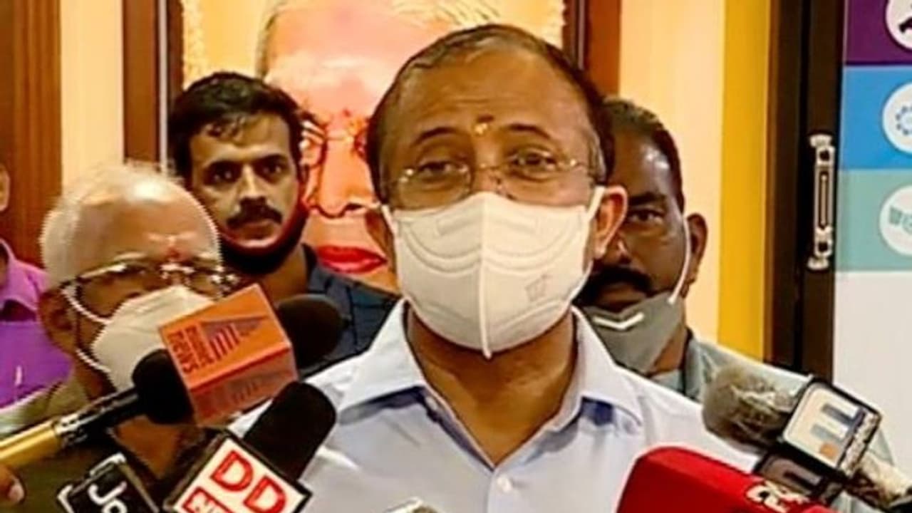 മണ്ഡലം കഴക്കൂട്ടം, താമസിക്കുന്നതും പ്രവര്‍ത്തിക്കുന്നതും കഴക്കൂട്ടത്ത്: വി മുരളീധരൻ