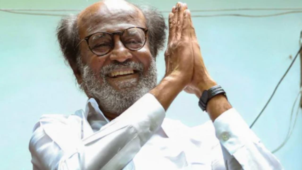 ஜனவரியில் அரசியல் கட்சி... முடிவை அறிவித்தார் ரஜினி... ஆன்மீக அரசியல் உறுதியானது. ஜனவரியில் அரசியல் கட்சி... முடிவை அறிவித்தார் ரஜினி... ஆன்மீக அரசியல் உறுதியானது.