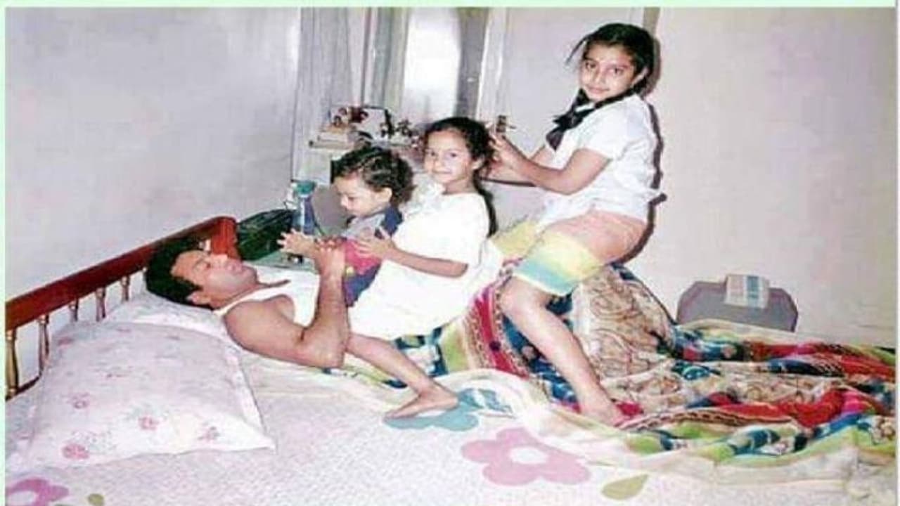 మోక్షజ్ఞ, బ్రాహ్మణి తేజస్వినిలతో బాలకృష్ణ.. అరుదైన ఫోటో వైరల్ మోక్షజ్ఞ, బ్రాహ్మణి తేజస్వినిలతో బాలకృష్ణ.. అరుదైన ఫోటో వైరల్