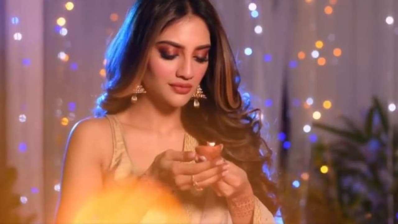 রাতের অন্ধকার, মোমবাতির আলোয় Sensuous নুসরত, ভিডিওতে ঘাম ঝলড় নেটদুনিয়ার রাতের অন্ধকার, মোমবাতির আলোয় Sensuous নুসরত, ভিডিওতে ঘাম ঝলড় নেটদুনিয়ার