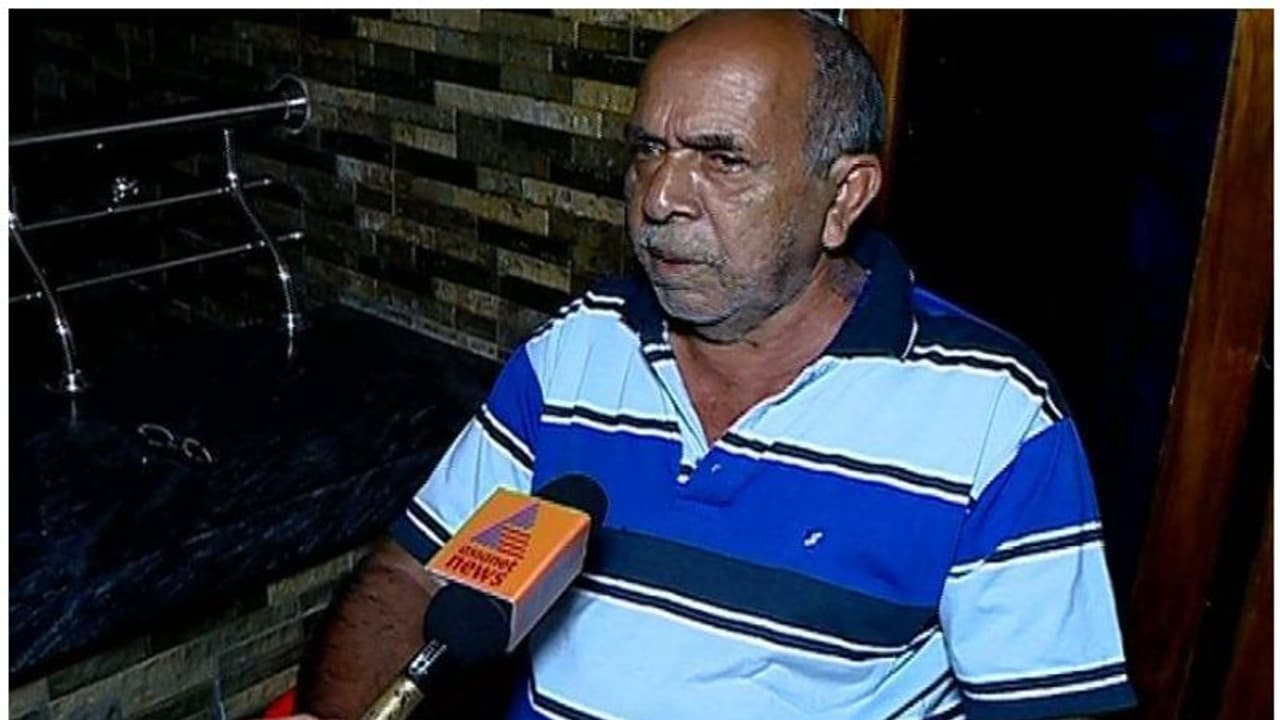 അമാൻ ഗോൾഡ് നിക്ഷേപ തട്ടിപ്പ്; നിർണ്ണായക വെളിപ്പെടുത്തലുമായി 'ഒളിവിലുള്ള എംഡി' മൊയ്തു ഹാജി അമാൻ ഗോൾഡ് നിക്ഷേപ തട്ടിപ്പ്; നിർണ്ണായക വെളിപ്പെടുത്തലുമായി 'ഒളിവിലുള്ള എംഡി' മൊയ്തു ഹാജി