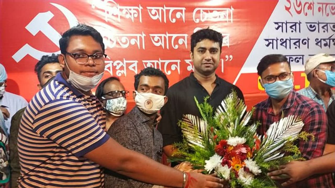 'শুভেন্দু যে দলেই থাকুন, তাঁর বামপন্থী খুনের ক্ষমা নেই', বিস্ফোরক সিপিএম নেতা শতরূপ ঘোষ 'শুভেন্দু যে দলেই থাকুন, তাঁর বামপন্থী খুনের ক্ষমা নেই', বিস্ফোরক সিপিএম নেতা শতরূপ ঘোষ