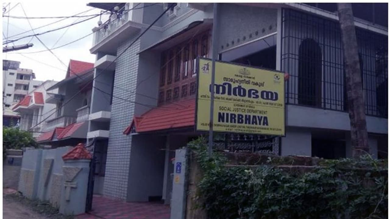 സംസ്ഥാനത്തെ നിർഭയ ഹോമുകൾ പൂട്ടുന്നു, ഇനി തൃശൂരിൽ മാത്രം, പോക്സോ കേസ് ഇരകളുടെ പുനരധിവാസം പ്രതിസന്ധിയിലേക്ക് സംസ്ഥാനത്തെ നിർഭയ ഹോമുകൾ പൂട്ടുന്നു, ഇനി തൃശൂരിൽ മാത്രം, പോക്സോ കേസ് ഇരകളുടെ പുനരധിവാസം പ്രതിസന്ധിയിലേക്ക്