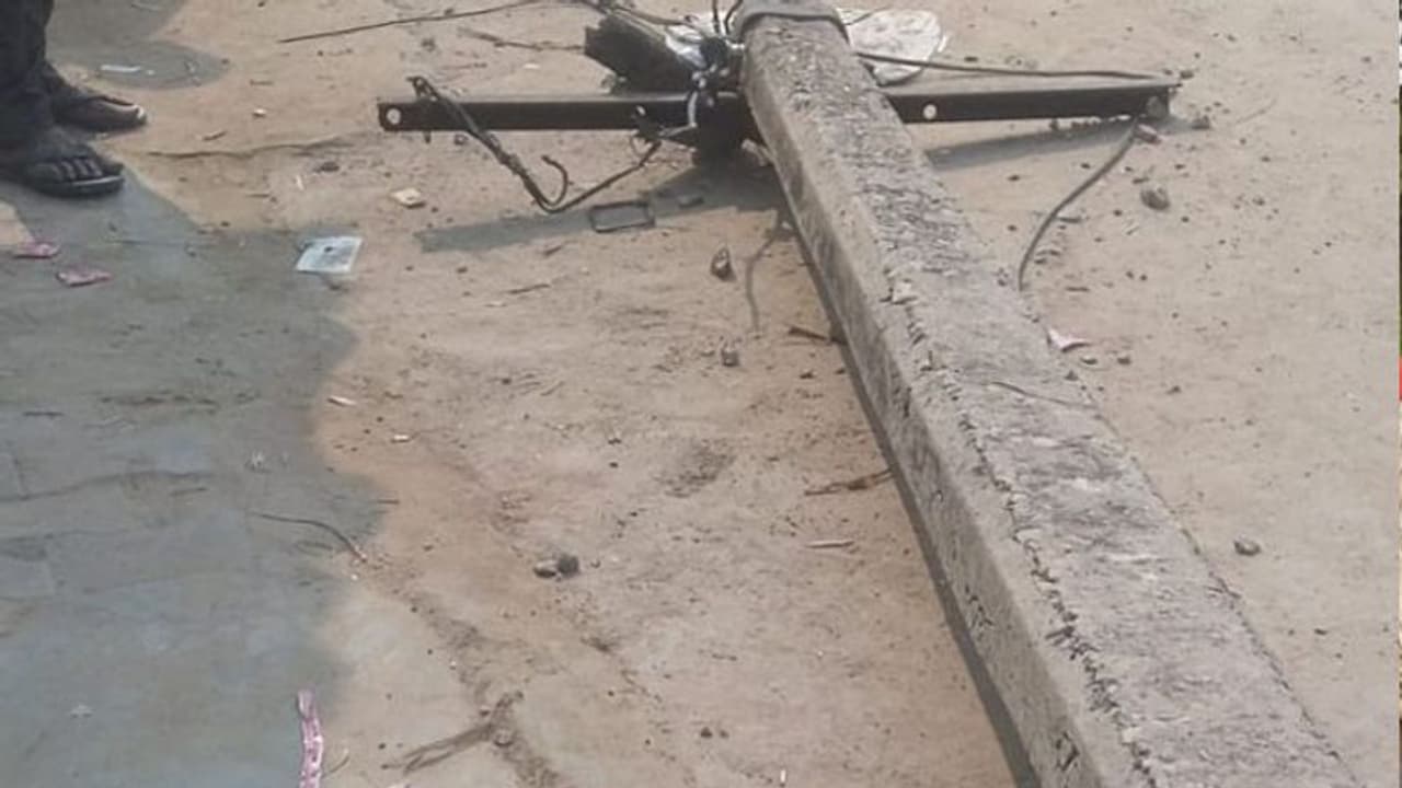 बोरवेल मशीन से उलझकर दो लोगों पर मौत बनकर टूटा बिजली का तार बोरवेल मशीन से उलझकर दो लोगों पर मौत बनकर टूटा बिजली का तार