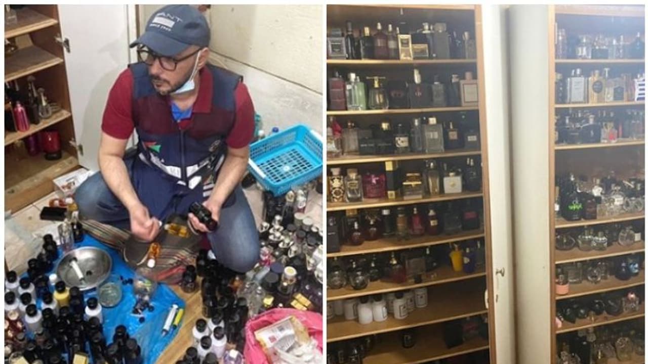 അന്താരാഷ്ട്ര പെര്ഫ്യൂം ബ്രാന്റുകളുടെ വ്യാജന്മാര് സുലഭം; കുവൈത്തില് പിടിച്ചെടുത്തത് 2000 ബോട്ടിലുകള് അന്താരാഷ്ട്ര പെര്ഫ്യൂം ബ്രാന്റുകളുടെ വ്യാജന്മാര് സുലഭം; കുവൈത്തില് പിടിച്ചെടുത്തത് 2000 ബോട്ടിലുകള്