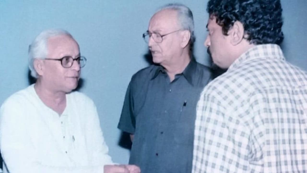 'এক গভীর দু:খজনক ঘটনা', সৌমিত্রর প্রয়াণে শোকাহত বুদ্ধদেব ভট্টাচার্য 'এক গভীর দু:খজনক ঘটনা', সৌমিত্রর প্রয়াণে শোকাহত বুদ্ধদেব ভট্টাচার্য