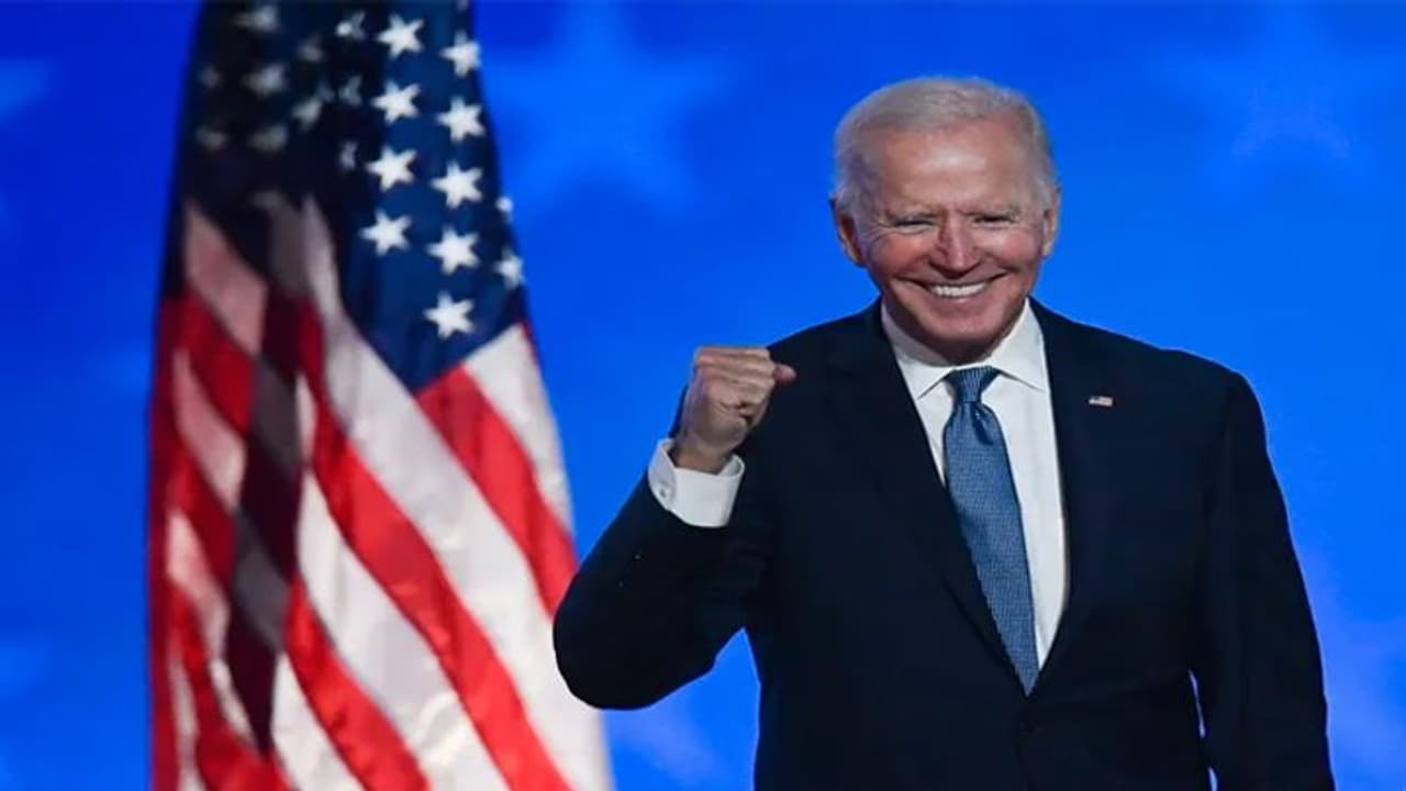 യുഎസ് പ്രസിഡന്റായി ഇലക്ടറൽ കോളേജ് ജോ ബൈഡനെ ഔദ്യോഗികമായി തെരഞ്ഞെടുത്തു യുഎസ് പ്രസിഡന്റായി ഇലക്ടറൽ കോളേജ് ജോ ബൈഡനെ ഔദ്യോഗികമായി തെരഞ്ഞെടുത്തു
