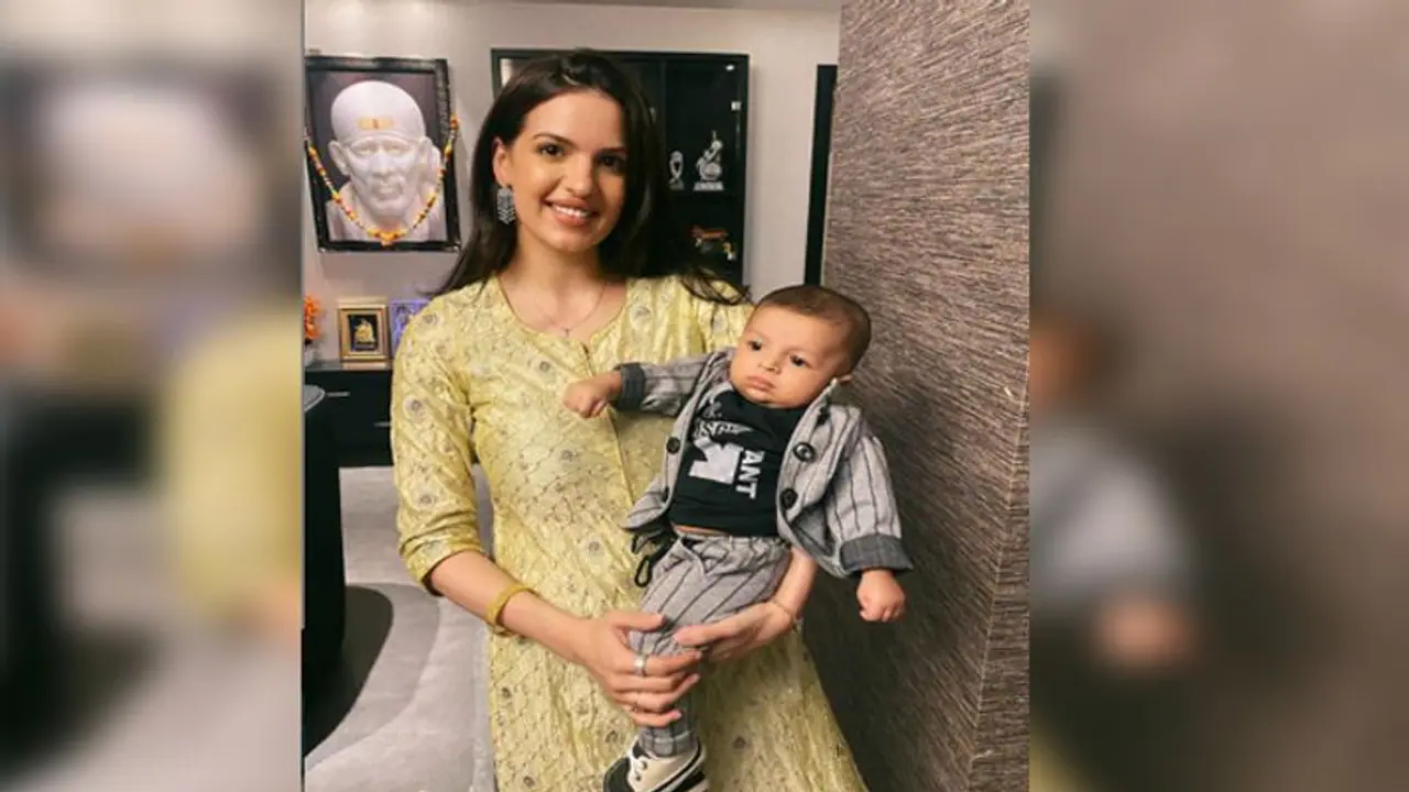 Is Hardik Pandya's son Agastya a dancer in the making? Watch him dance along with mother Natasa Stankovic Is Hardik Pandya's son Agastya a dancer in the making? Watch him dance along with mother Natasa Stankovic