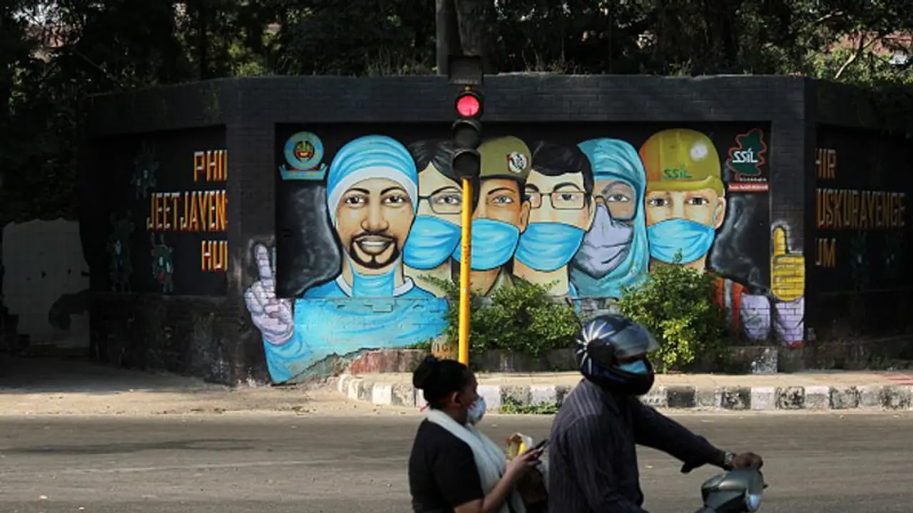 Violate these 4 Covid 19 rules and pay Rs 2000 fine in Delhi Violate these 4 Covid 19 rules and pay Rs 2000 fine in Delhi