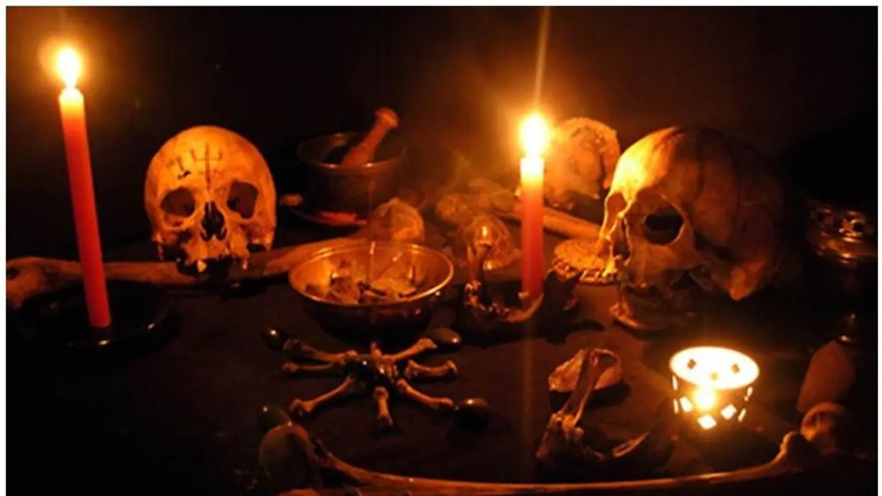 പത്തനംതിട്ടയിലെ മലയാലപ്പുഴയിൽ വീണ്ടും ആഭിചാര വിവാദം; മുമ്പ് പൊലീസ് പിടിയിലായ സ്ത്രീയുടെ വീട്ടിൽ, പ്രതിഷേധം