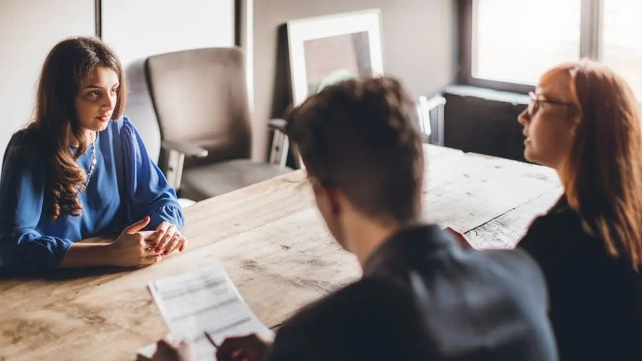 Fashion Tips : ಸಂದರ್ಶನಕ್ಕೆ ಹೊರಟ್ರಾ? ತೊಡುವ ಬಟ್ಟೆ ಕಡೆ ಇರಲಿ ಗಮನ Fashion Tips : ಸಂದರ್ಶನಕ್ಕೆ ಹೊರಟ್ರಾ? ತೊಡುವ ಬಟ್ಟೆ ಕಡೆ ಇರಲಿ ಗಮನ