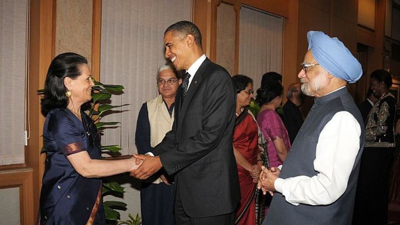 పుస్తకంలో రాహుల్, మన్మోహన్ల ప్రస్తావన: ఒబామాపై యూపీలో కేసు పుస్తకంలో రాహుల్, మన్మోహన్ల ప్రస్తావన: ఒబామాపై యూపీలో కేసు