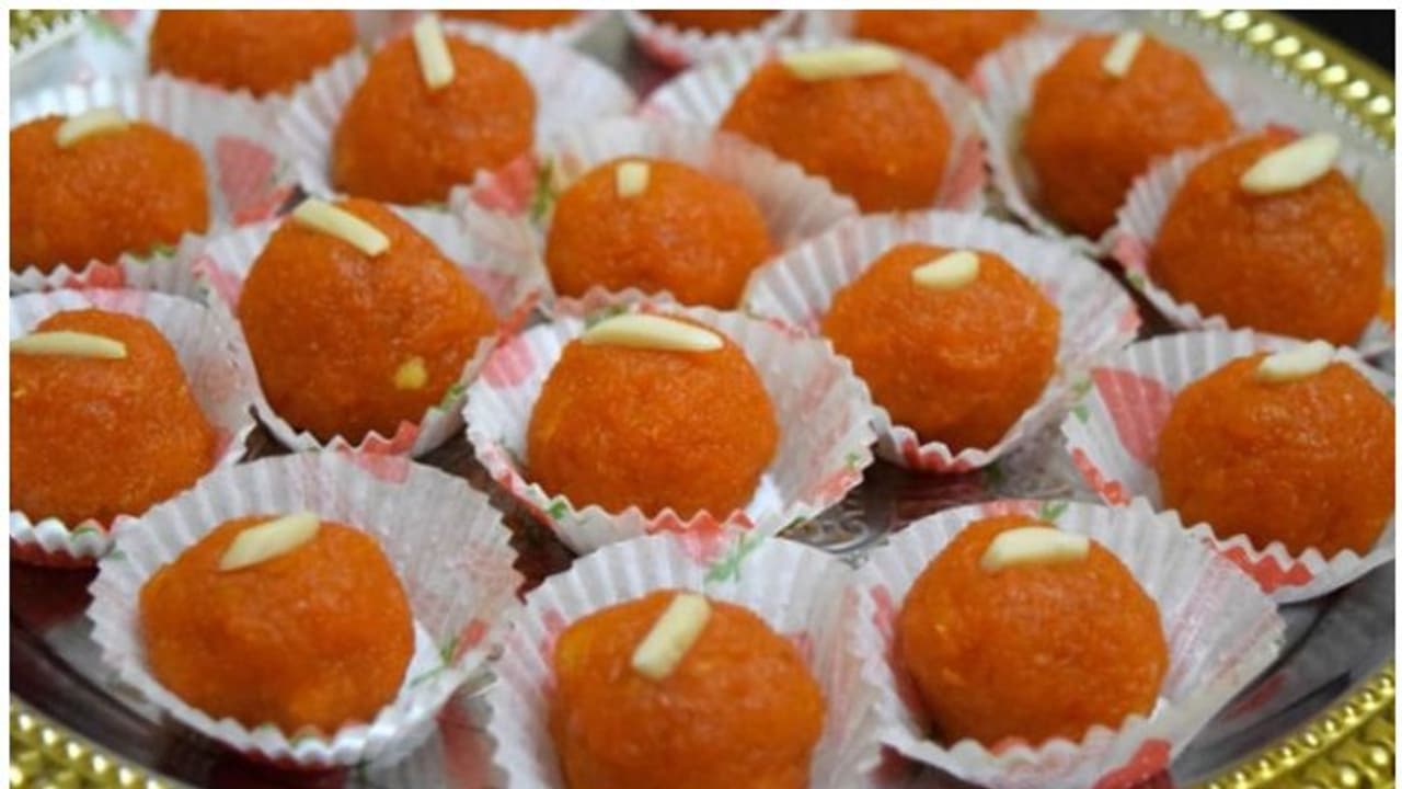 വീട്ടിൽ കാരറ്റ് ഉണ്ടാകുമല്ലോ, കിടിലനൊരു ലഡു ഉണ്ടാക്കിയാലോ... വീട്ടിൽ കാരറ്റ് ഉണ്ടാകുമല്ലോ, കിടിലനൊരു ലഡു ഉണ്ടാക്കിയാലോ...