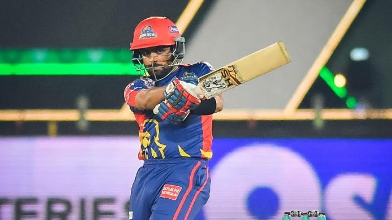 പാകിസ്ഥാന് സൂപ്പര് ലീഗ്: ലാഹോര് ഖലന്തേഴ്സിനെ തോല്പ്പിച്ചു, കറാച്ചി കിംഗ്സിന് കന്നി കിരീടം പാകിസ്ഥാന് സൂപ്പര് ലീഗ്: ലാഹോര് ഖലന്തേഴ്സിനെ തോല്പ്പിച്ചു, കറാച്ചി കിംഗ്സിന് കന്നി കിരീടം