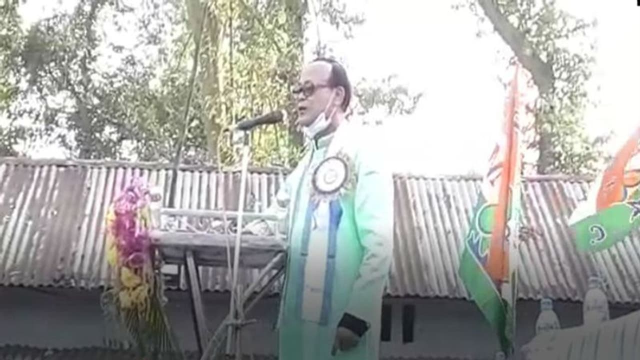 'মানুষকে বিভ্রান্ত করছেন তৃণমূলের কিছু লোক', দলের বিরুদ্ধেই ক্ষোভ প্রকাশ বিধায়কের 'মানুষকে বিভ্রান্ত করছেন তৃণমূলের কিছু লোক', দলের বিরুদ্ধেই ক্ষোভ প্রকাশ বিধায়কের