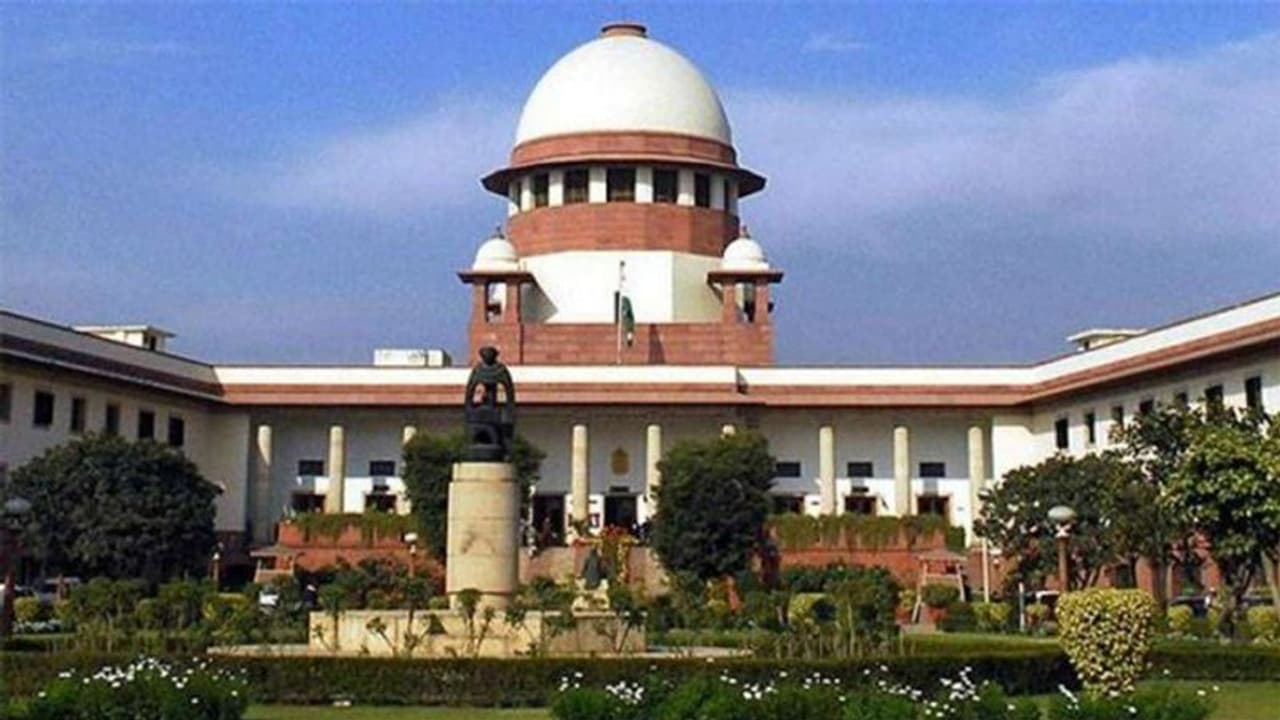 Loan moratorium case: SC asks Centre, RBI to respond to suggestions, adjourns hearing to next week Loan moratorium case: SC asks Centre, RBI to respond to suggestions, adjourns hearing to next week
