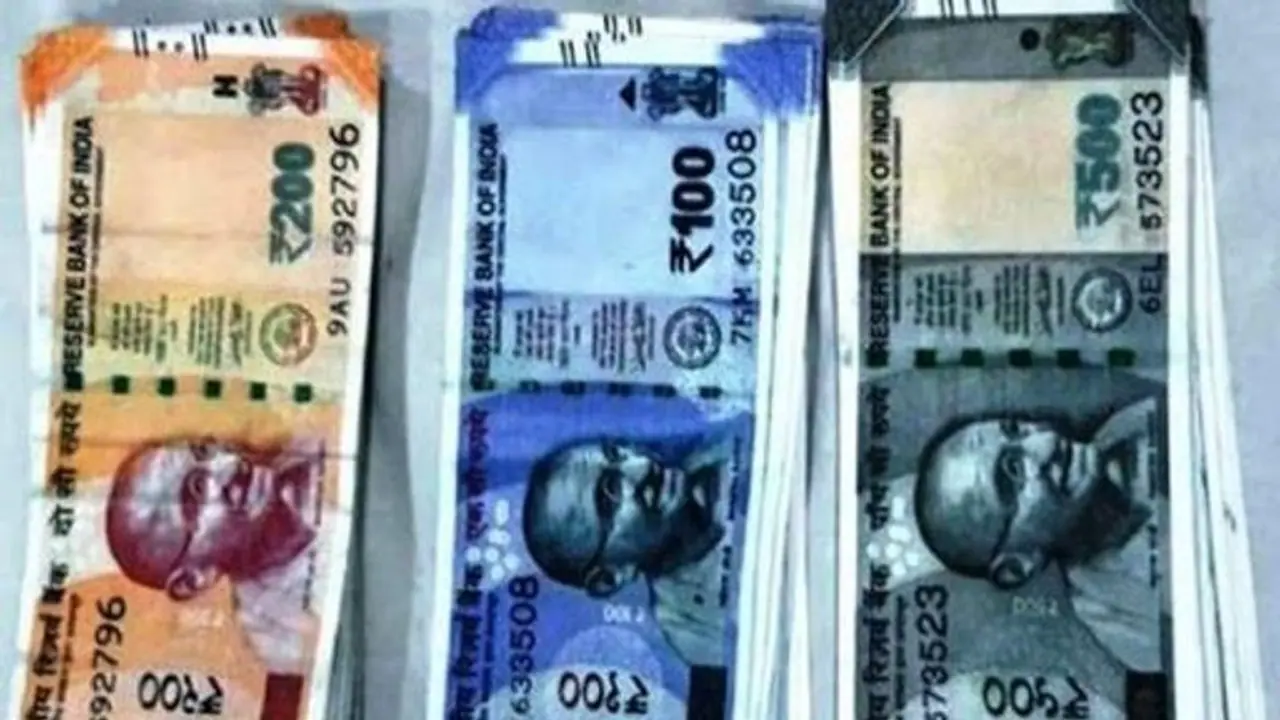 আপনার কাছে এই ধরণের ৫০০ টাকার নোট থাকলে সাবধান, বাতিল হতে পারে টাকা