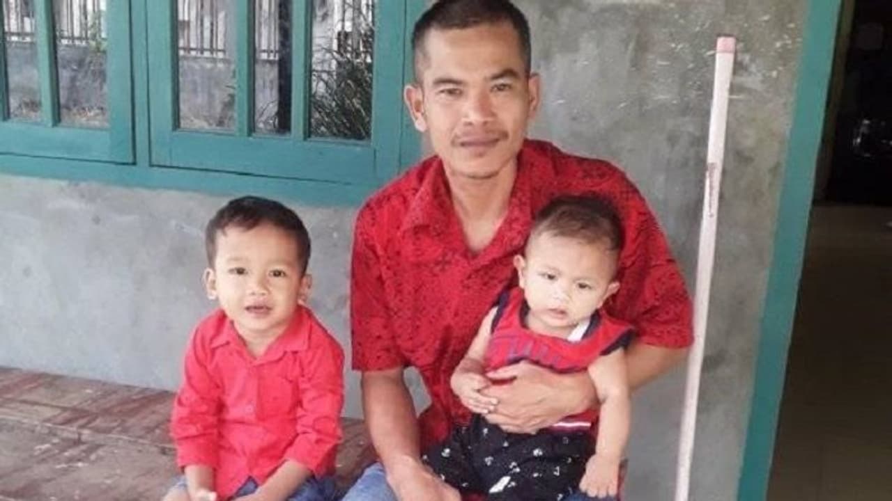 ಆಕಾಶದಿಂದ ಬಂತು ಗಿಫ್ಟ್; ಶವಪೆಟ್ಟಿಗೆ ತಯಾರಕ ಒಂದೇ ರಾತ್ರಿಯಲ್ಲಿ ಕೋಟ್ಯಾಧಿಪತಿ! ಆಕಾಶದಿಂದ ಬಂತು ಗಿಫ್ಟ್; ಶವಪೆಟ್ಟಿಗೆ ತಯಾರಕ ಒಂದೇ ರಾತ್ರಿಯಲ್ಲಿ ಕೋಟ್ಯಾಧಿಪತಿ!