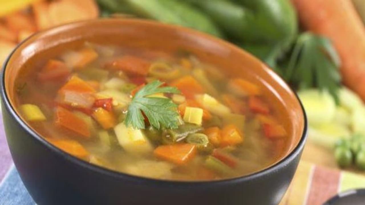 'മിക്സഡ് വെജിറ്റബിള് സൂപ്പ്' എങ്ങനെ തയ്യാറാക്കാം... 'മിക്സഡ് വെജിറ്റബിള് സൂപ്പ്' എങ്ങനെ തയ്യാറാക്കാം...