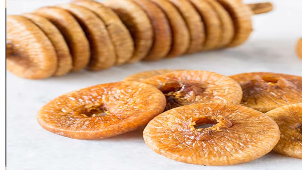 Anjeer for glowing skin: The ultimate comparison of dry vs. soaked Anjeer for glowing skin: The ultimate comparison of dry vs. soaked