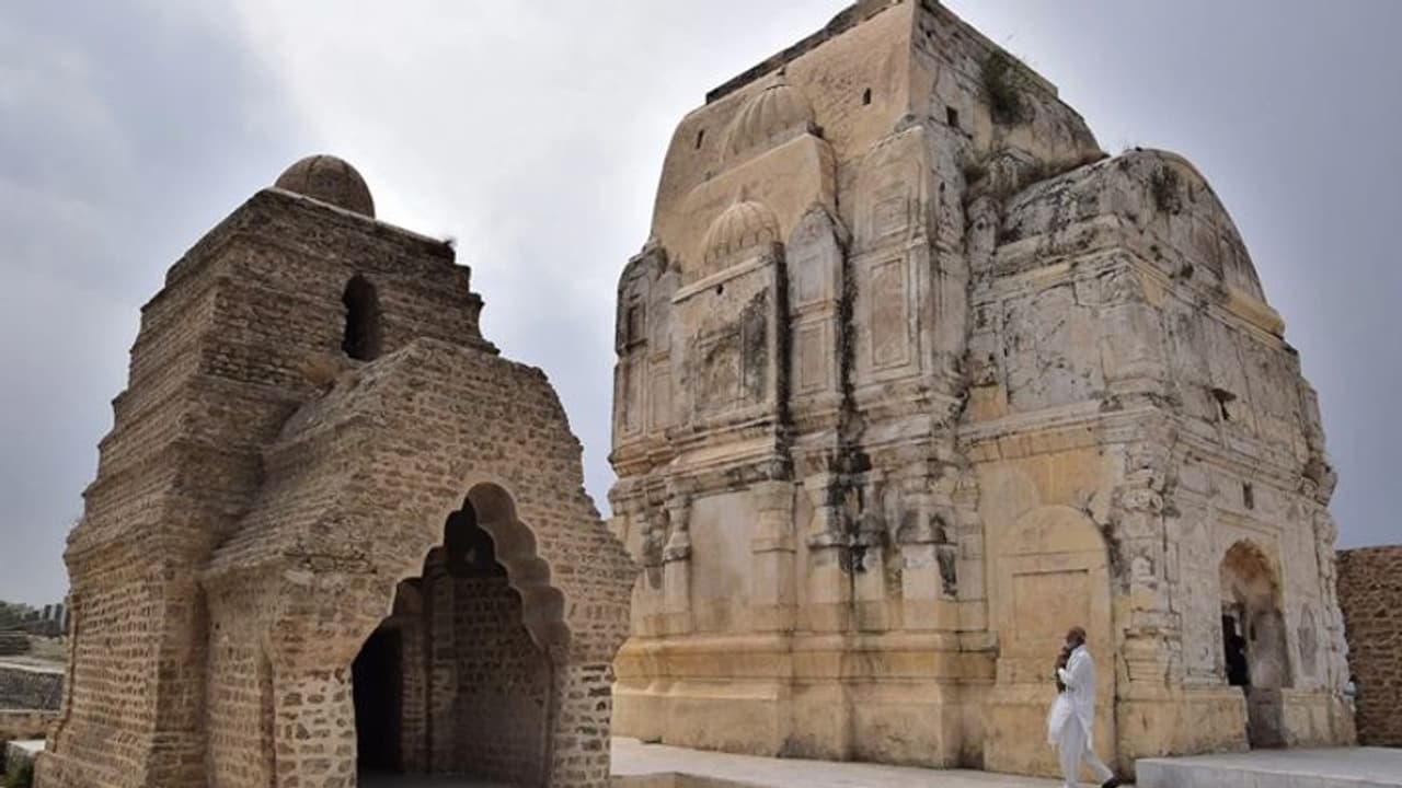 पाकिस्तान में बौद्ध काल का 2,300 साल पुराना मंदिर मिला, यह तक्षशिला में मिले मंदिरों से भी प्राचीन
