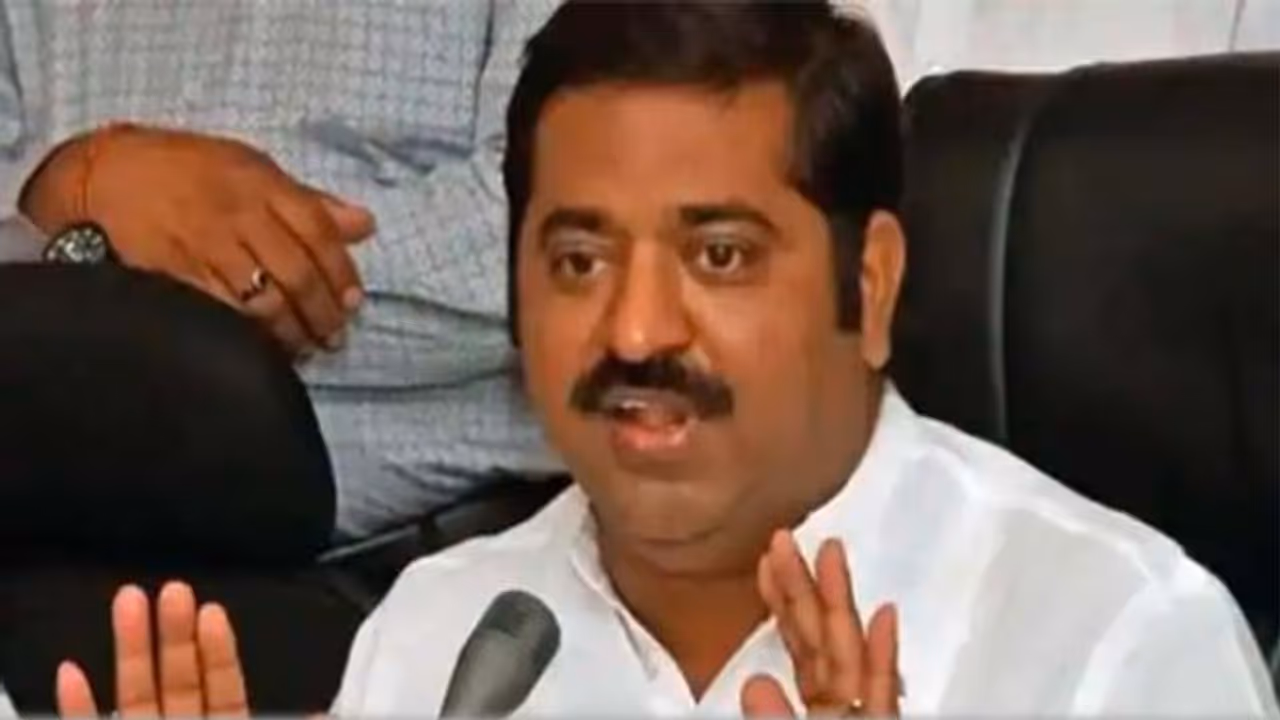 MVA govt should apologise to MP MLA, Rana couple: Maha BJP's Ram Kadam MVA govt should apologise to MP MLA, Rana couple: Maha BJP's Ram Kadam