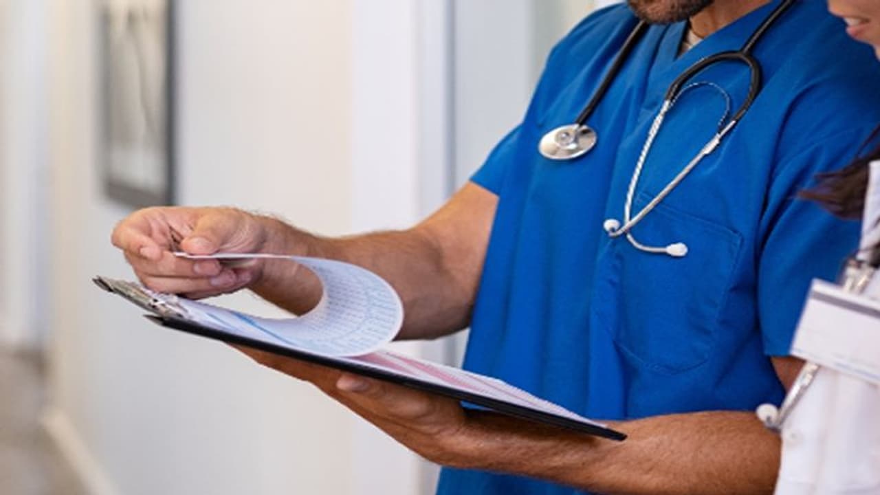 പെൺകുട്ടികളെ പീഡിപ്പിച്ച് കൊന്നതെന്ന് പോസ്റ്റ്മോർട്ടം റിപ്പോർട്ട്; ഡോക്ടർമാരെ പിരിച്ചുവിട്ടു, സംഭവം കശ്മീരിൽ പെൺകുട്ടികളെ പീഡിപ്പിച്ച് കൊന്നതെന്ന് പോസ്റ്റ്മോർട്ടം റിപ്പോർട്ട്; ഡോക്ടർമാരെ പിരിച്ചുവിട്ടു, സംഭവം കശ്മീരിൽ