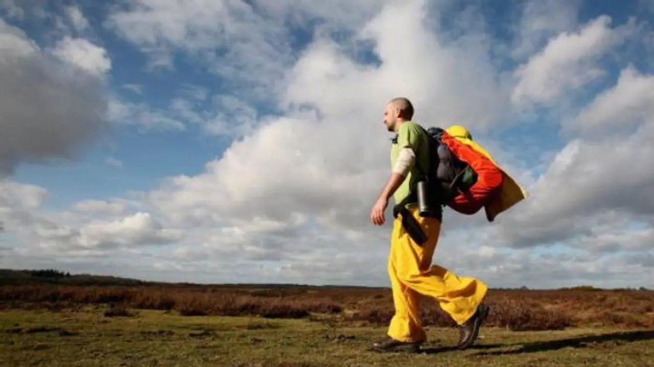 ആദ്യം ഉപേക്ഷിച്ചത് പണം, പിന്നെയുപേക്ഷിച്ചത് ടെക്നോളജി; വ്യത്യസ്തമായ ജീവിതവുമായി ഒരാൾ